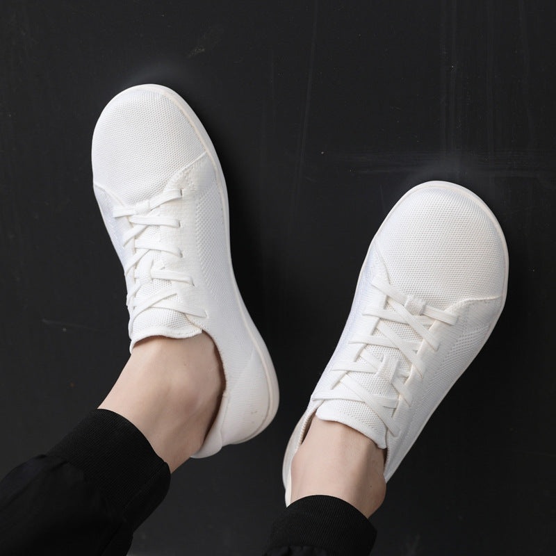 Minimalist zero drop sneakers with flexible sole and round toe